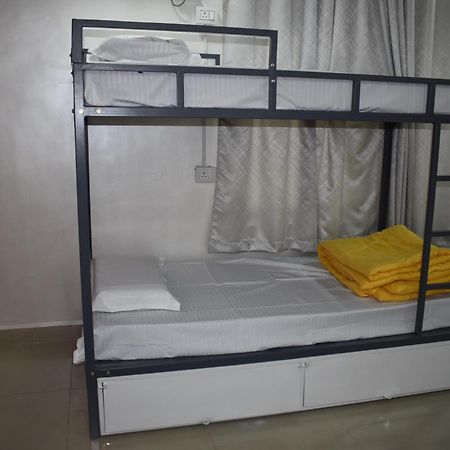 Hotel Hyderabad Wanderers Cave Esterno foto