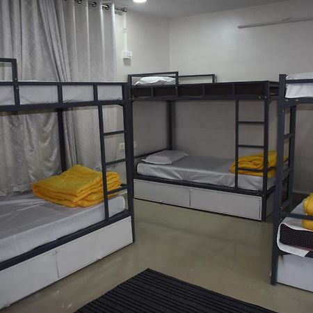 Hotel Hyderabad Wanderers Cave Esterno foto