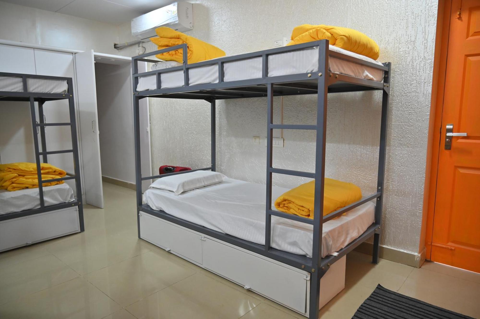 Hotel Hyderabad Wanderers Cave Esterno foto