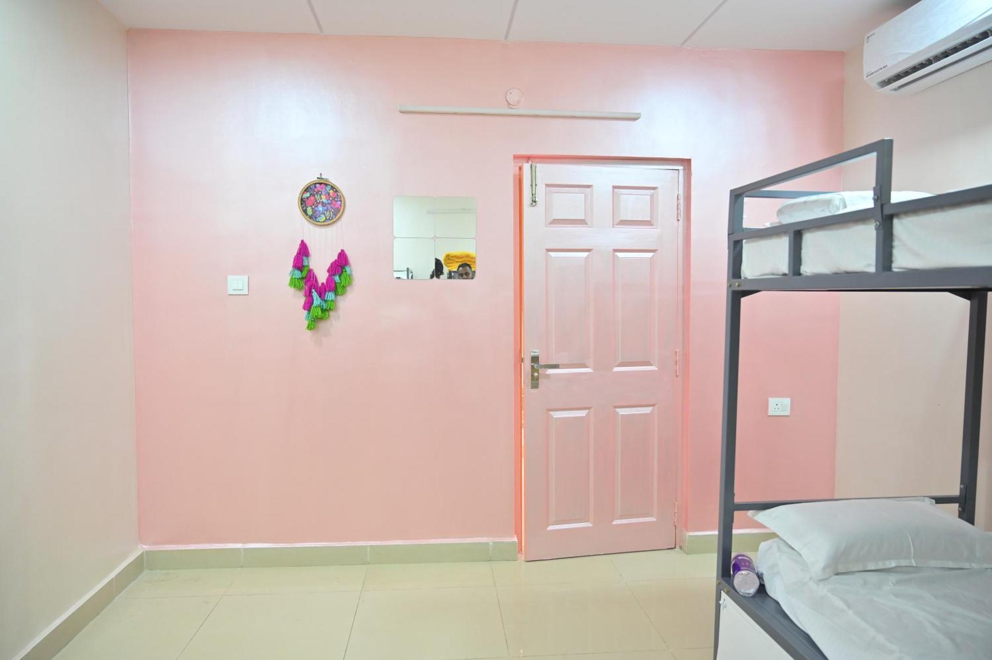 Hotel Hyderabad Wanderers Cave Esterno foto