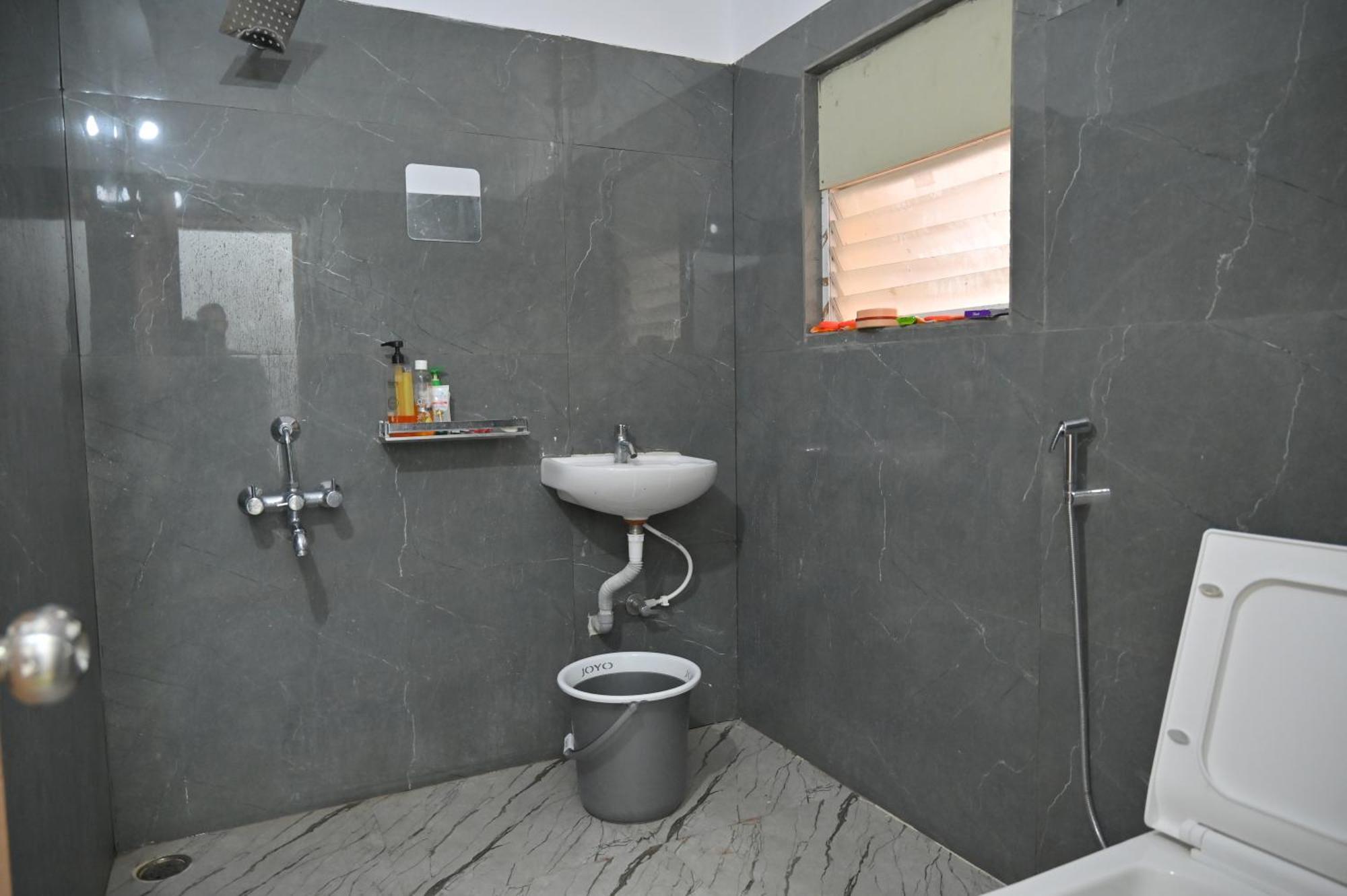 Hotel Hyderabad Wanderers Cave Esterno foto