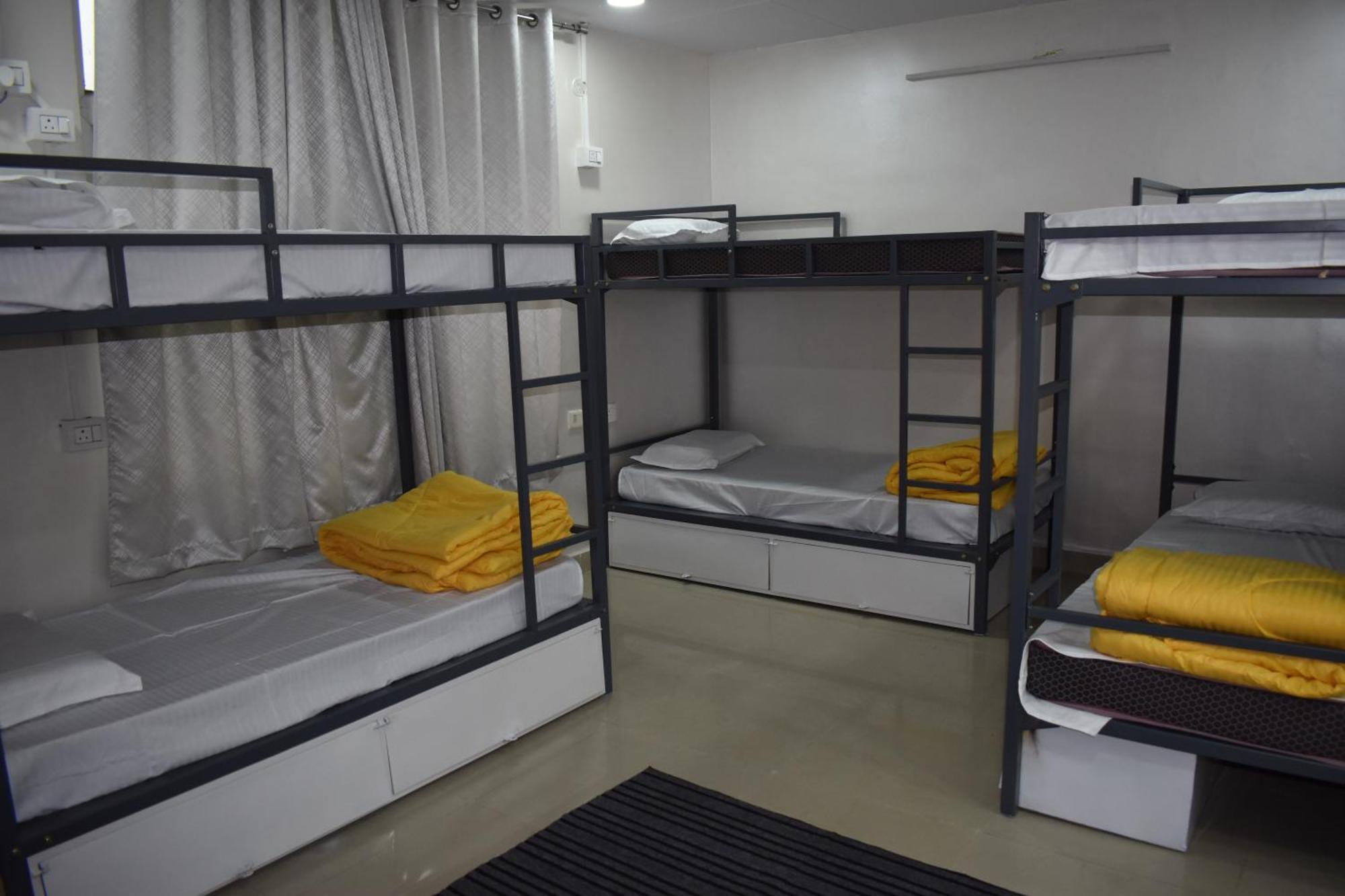 Hotel Hyderabad Wanderers Cave Esterno foto
